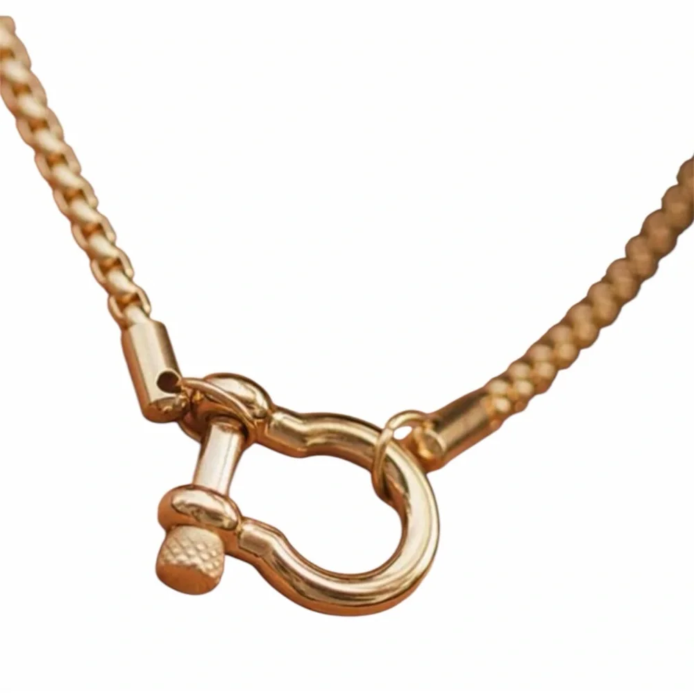 Elegant Gold Chain Necklace - Picture 2 of 4